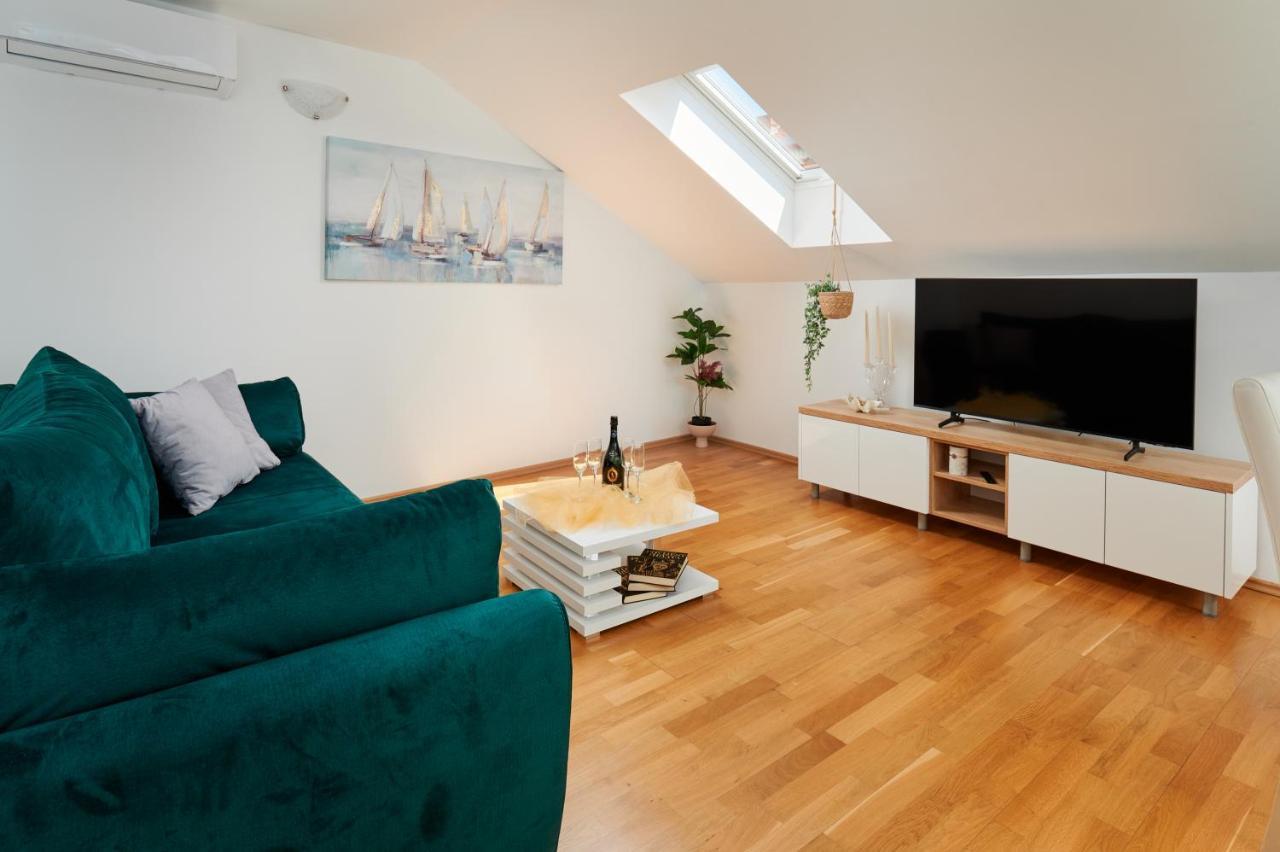 Modern & Spacious Rooftop Apartment With Natual Sunlight 스플리트 외부 사진