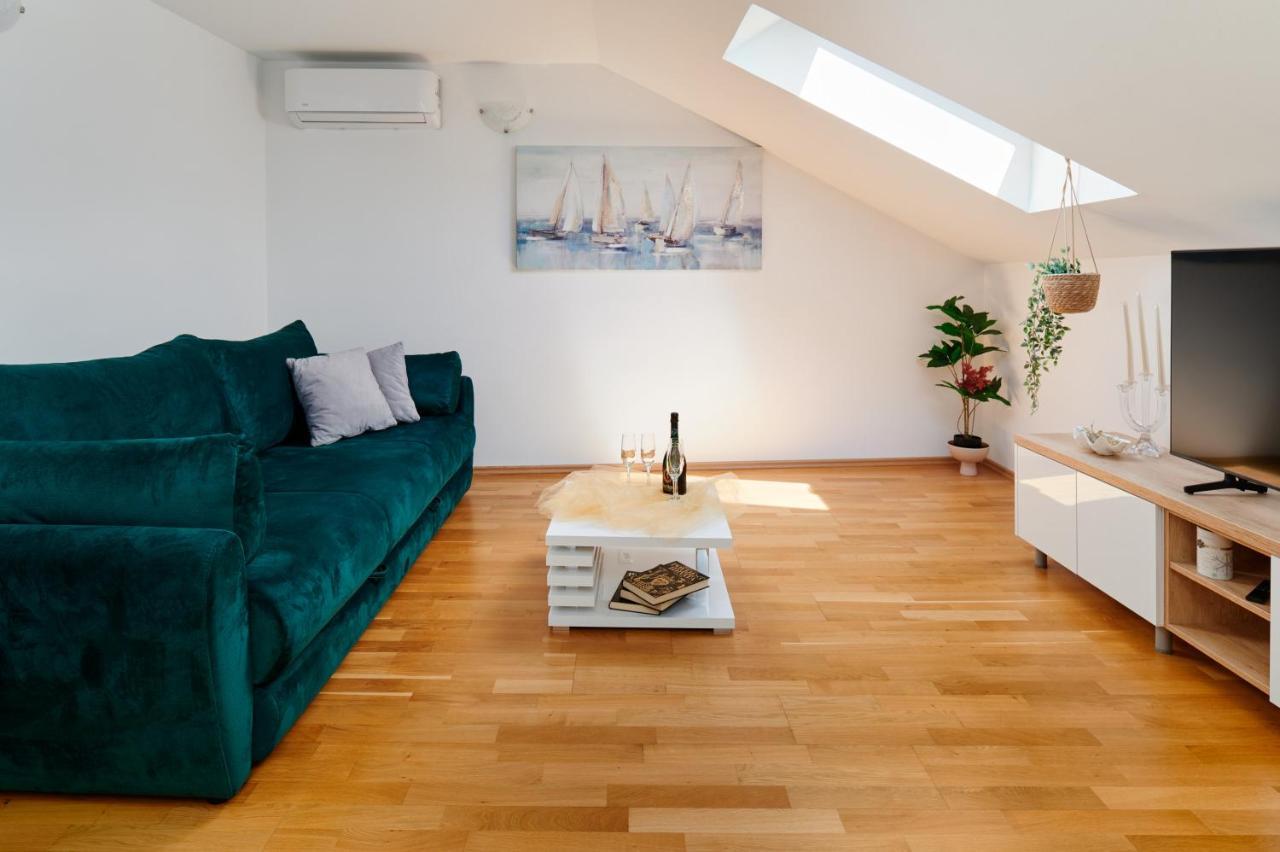 Modern & Spacious Rooftop Apartment With Natual Sunlight 스플리트 외부 사진